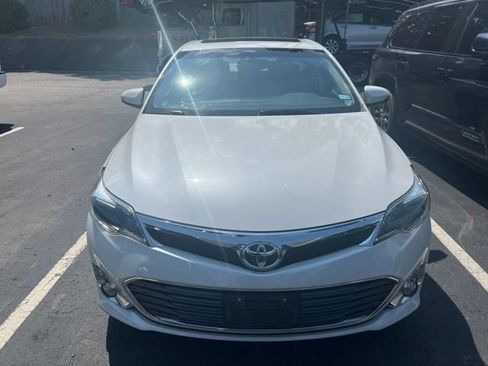 Used 2014 Toyota Avalon Limited FWD image 2