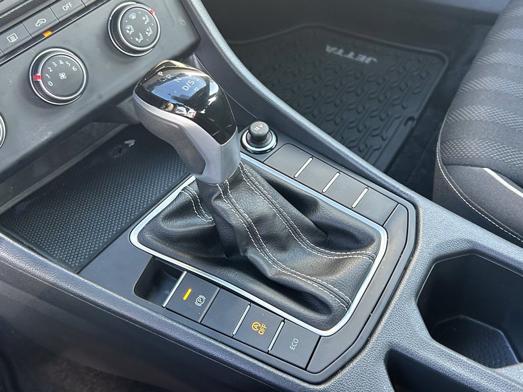 Certified 2024 Volkswagen Jetta Sport FWD image 30