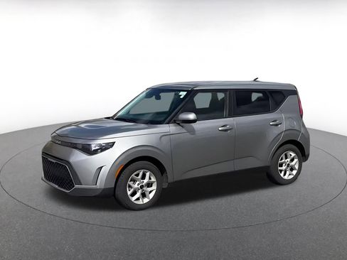 Used 2025 Kia Soul LX w/ LX Technology Package image 8