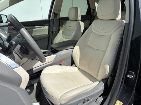 Certified 2023 Cadillac XT5 Premium Luxury w/ LPO, Floor Liner Package AWD/4WD image 11