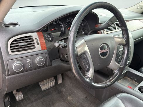 Used 2014 GMC Yukon XL SLT w/ SLT-2 Equipment Package image 11