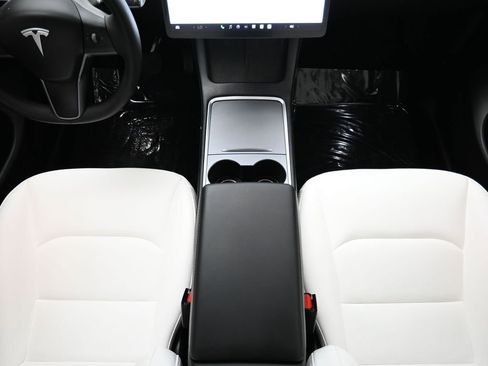 Used 2025 Tesla Model Y Long Range image 28