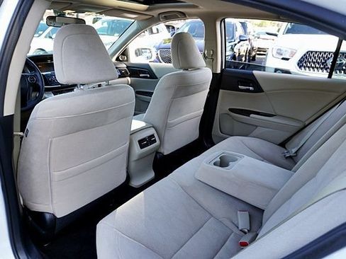 Used 2015 Honda Accord EX image 17