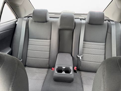 Used 2017 Toyota Camry LE FWD image 12