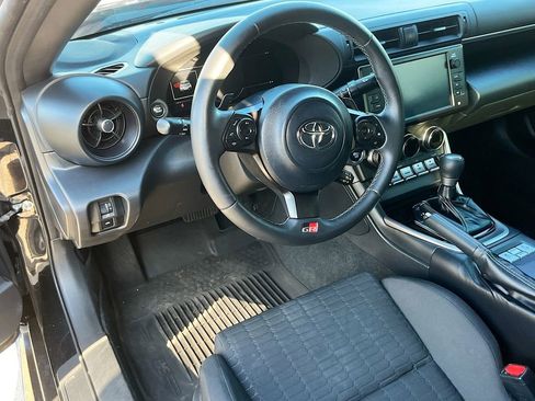 Used 2023 Toyota GR86 w/ ALL Weather Mat Package (TMS) RWD image 21