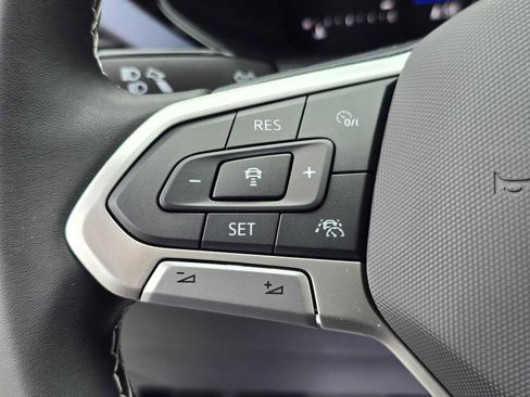 New 2024 Volkswagen Taos SE image 33