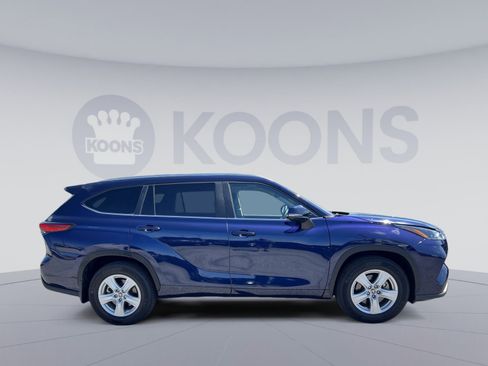 Used 2023 Toyota Highlander LE FWD image 17
