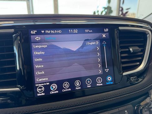 Used 2019 Chrysler Pacifica Limited image 27