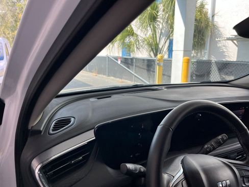 Used 2025 Buick Encore GX Preferred image 34