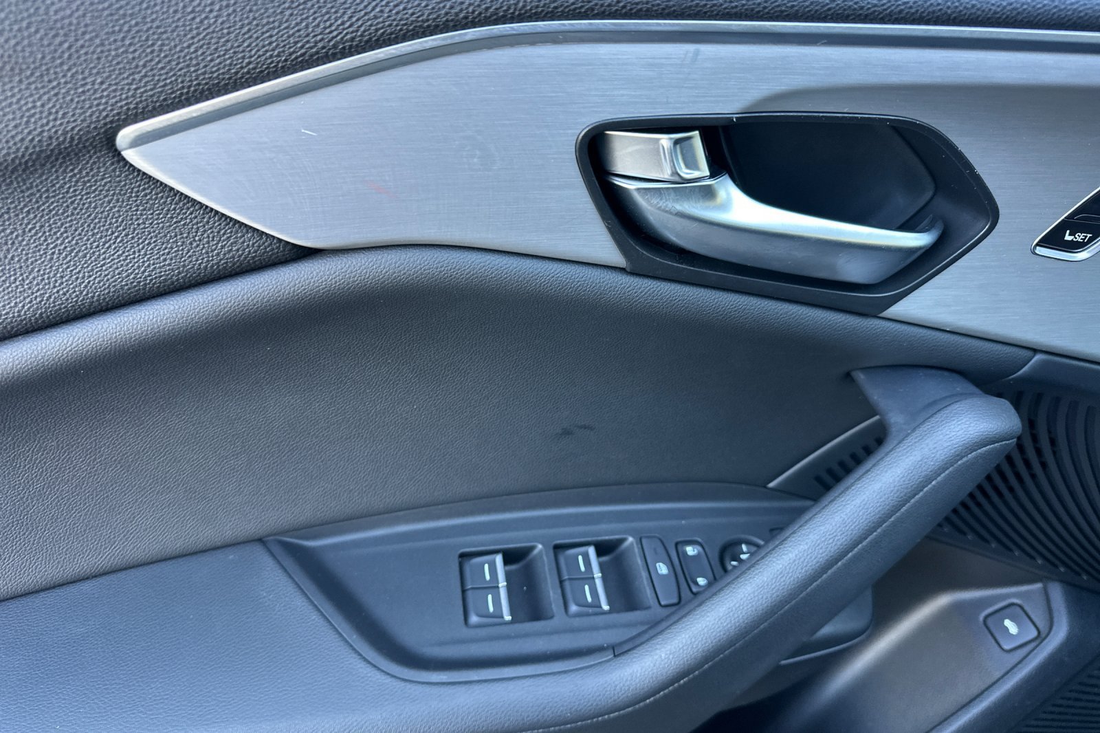 Used 2023 Acura TLX FWD image 11