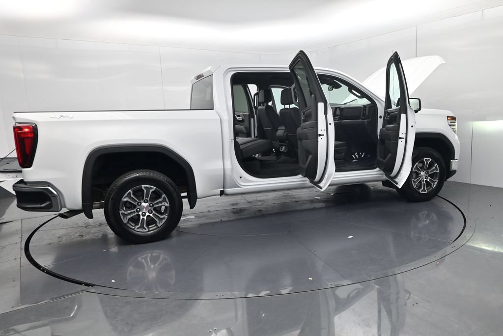 Used 2024 GMC Sierra 1500 SLT AWD/4WD image 57