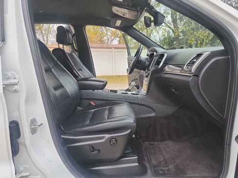 Used 2018 Jeep Grand Cherokee Limited image 36