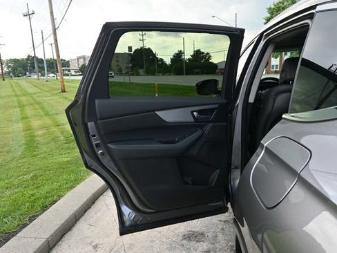Used 2025 Acura MDX SH-AWD image 24