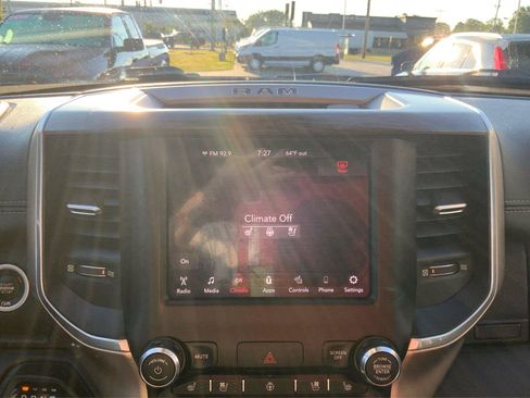 Used 2019 RAM 1500 Laramie AWD/4WD image 13