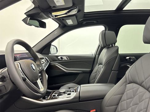 Used 2026 BMW X5 xDrive50e w/ Climate Comfort Package image 24