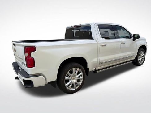 Used 2024 Chevrolet Silverado 1500 High Country w/ Technology Package AWD/4WD image 5