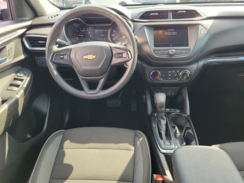 Used 2022 Chevrolet TrailBlazer LT AWD/4WD image 12