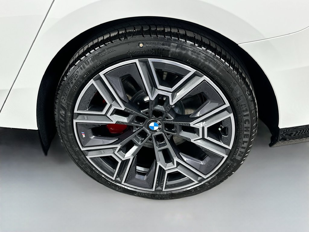 Used 2027 BMW 530i w/ M Sport Package RWD image 23