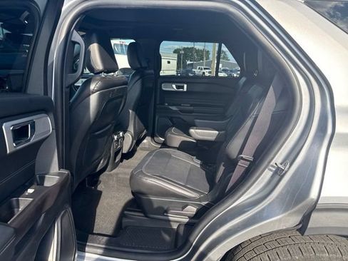 Used 2020 Ford Explorer Limited w/ Class III Trailer Tow Package AWD/4WD image 11