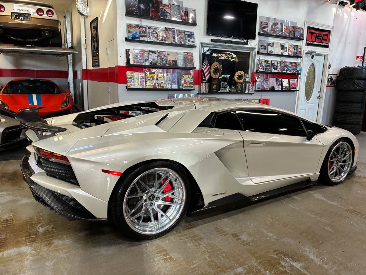 Used 2017 Lamborghini Aventador S AWD/4WD image 10