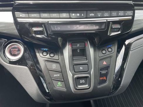 Used 2025 Honda Odyssey Elite image 31