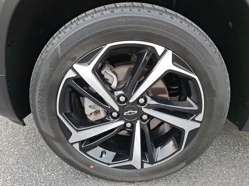 Used 2023 Chevrolet TrailBlazer RS w/ Convenience Package image 9