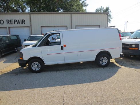 Used 2014 Chevrolet Express 2500 image 1