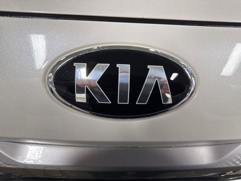 Used 2021 Kia Seltos SX w/ SX Sunroof Package image 13