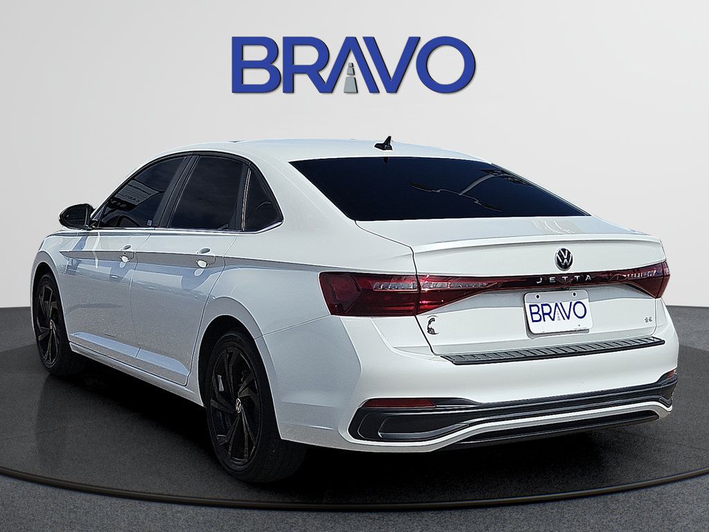 Used 2026 Volkswagen Jetta SE FWD image 3