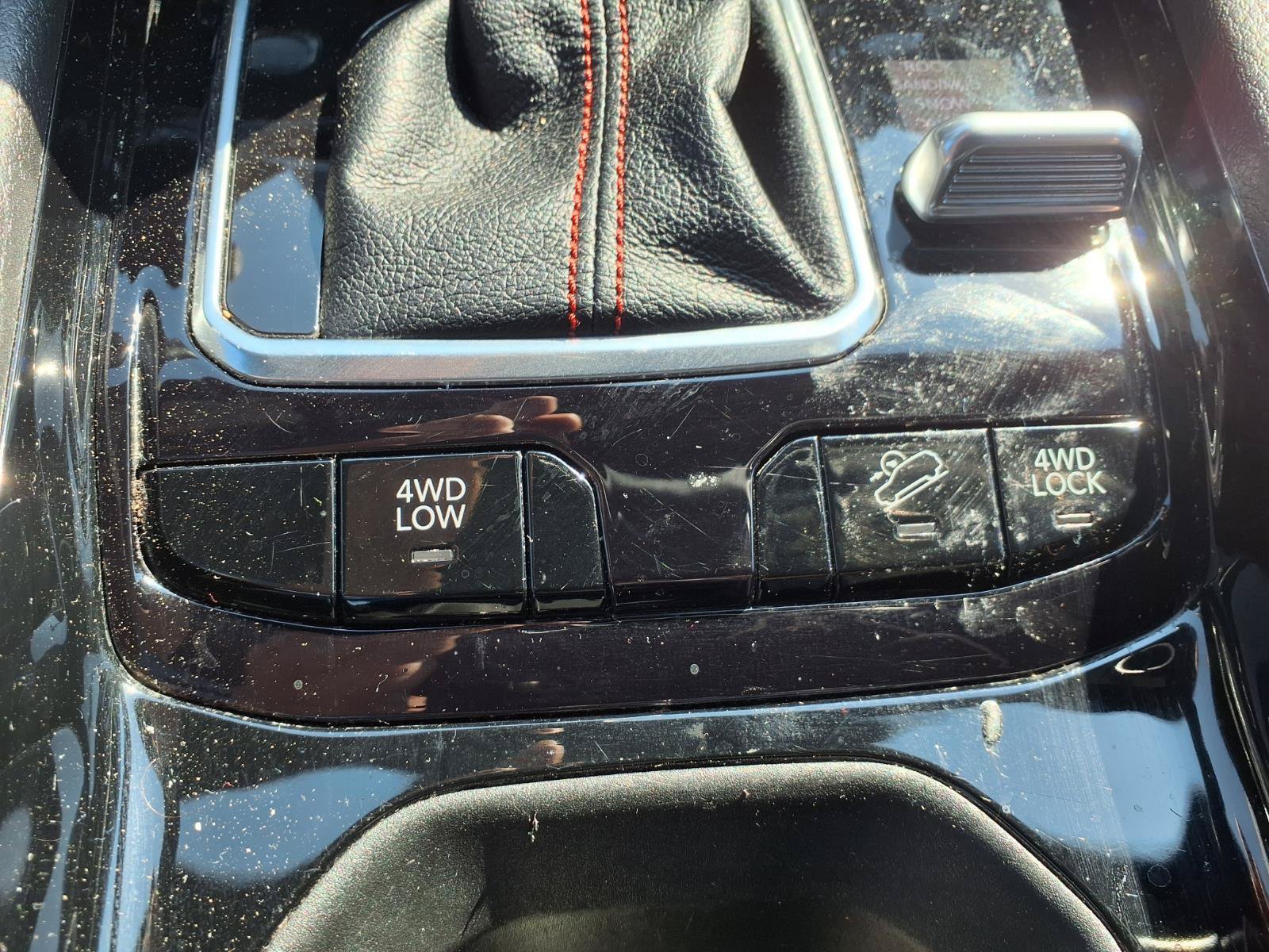 Used 2025 Jeep Compass Trailhawk AWD/4WD image 10
