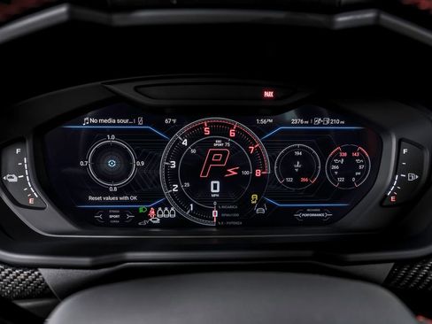 Used 2025 Lamborghini Urus SE image 18