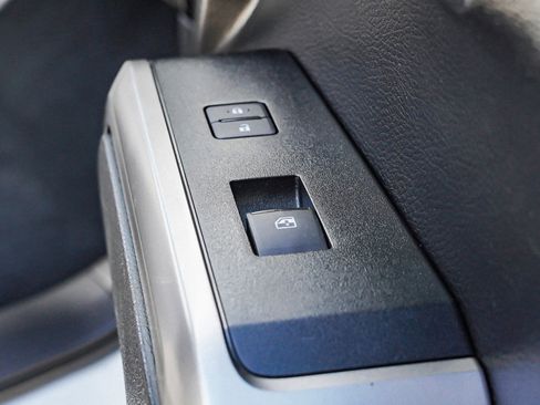 Used 2017 Toyota Tacoma SR5 image 25