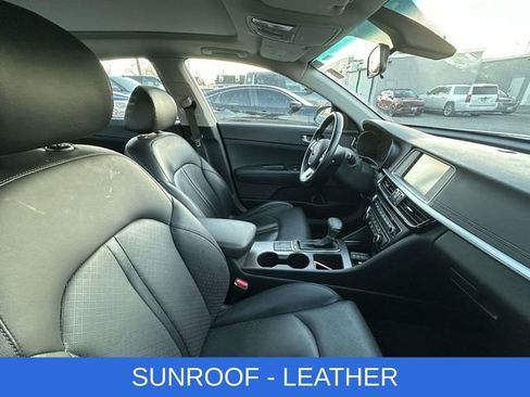 Used 2020 Kia Optima SE image 2