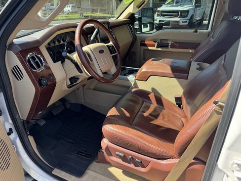 Used 2013 Ford F250 King Ranch w/ King Ranch w/Chrome Pkg image 7