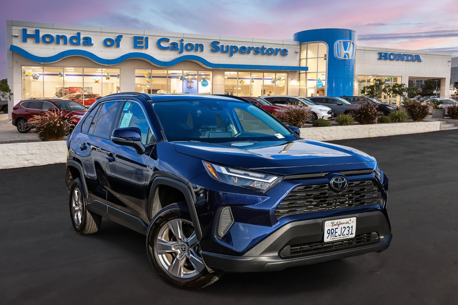 Used 2025 Toyota RAV4 XLE FWD image 1