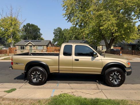 Used 2004 Toyota Tacoma 4x4 Xtracab V6 w/ SR5 Pkg image 6