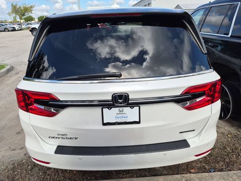 Certified 2023 Honda Odyssey Touring image 4