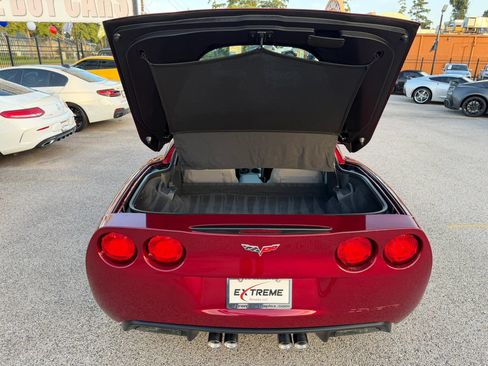 Used 2005 Chevrolet Corvette Coupe w/ Preferred Equipment Group RWD image 34