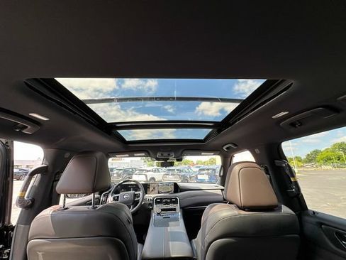 New 2025 Nissan Armada Platinum Reserve AWD/4WD image 12