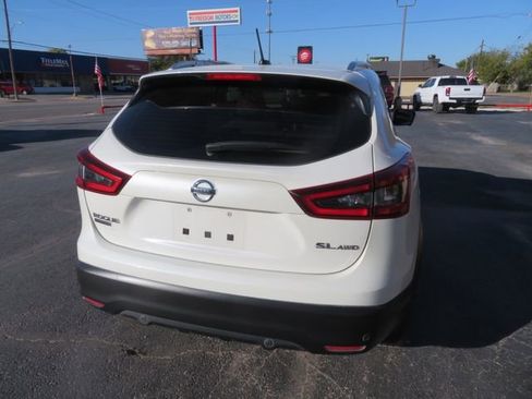 Used 2022 Nissan Rogue Sport SL image 6