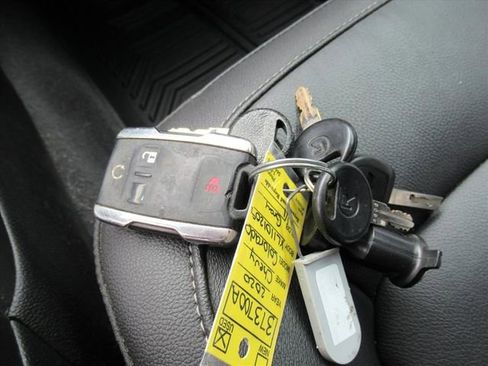 Used 2020 Chevrolet Colorado ZR2 image 31