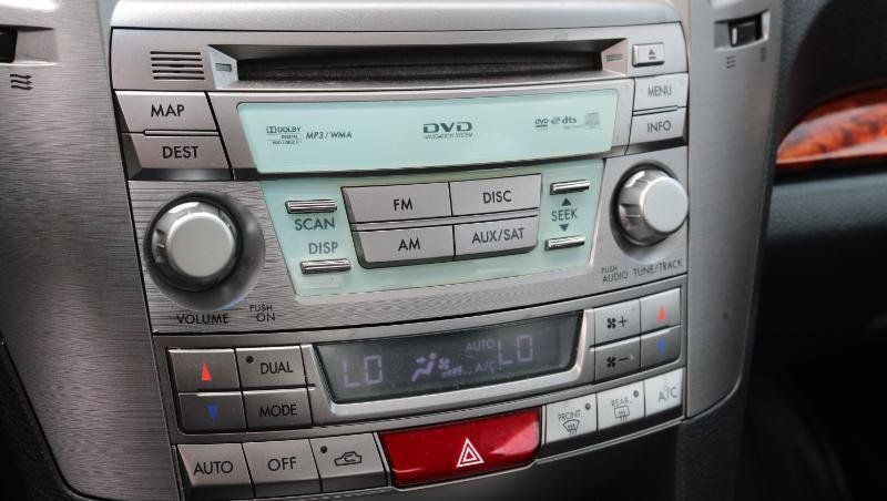Used 2010 Subaru Legacy 3.6R Limited AWD/4WD image 10