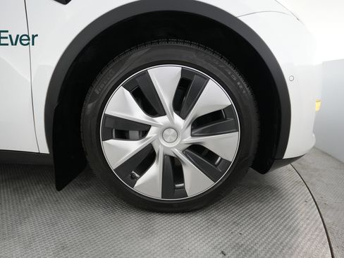 Used 2022 Tesla Model Y Long Range AWD/4WD image 20
