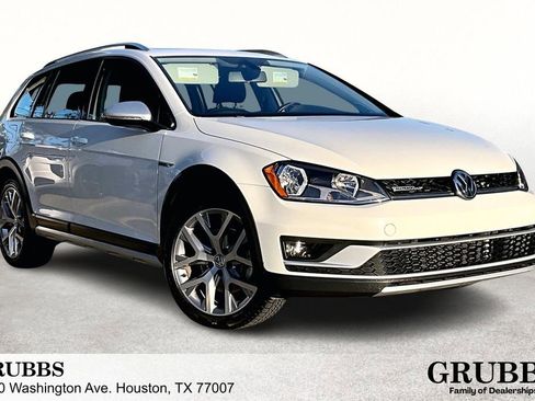 Used 2017 Volkswagen Golf Alltrack SEL image 1