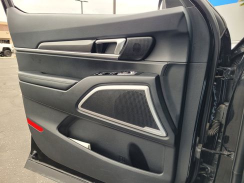 Used 2025 Kia Telluride S AWD/4WD image 26
