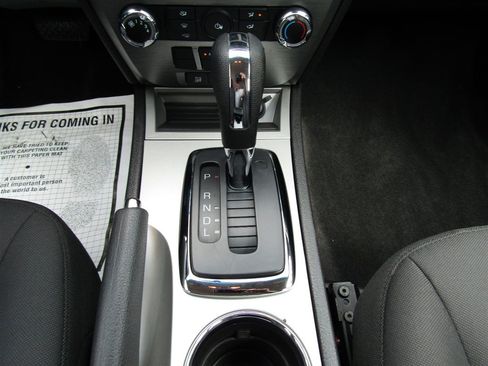 Used 2011 Ford Fusion SE FWD image 23