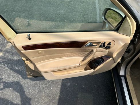 Used 2001 Mercedes-Benz C 320 Sedan image 31