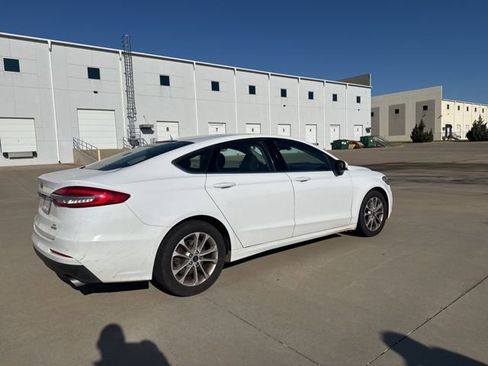 Used 2020 Ford Fusion SE image 5