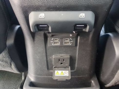 Used 2022 Jeep Wrangler Unlimited Sahara w/ Cold Weather Group AWD/4WD image 16