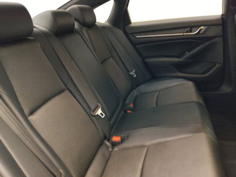 Used 2018 Honda Accord Sport image 19